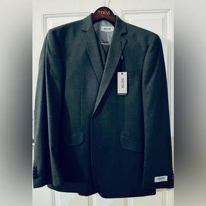 Brand new Kenneth Cole 3 piece suit